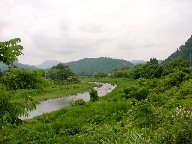 城山と大日川